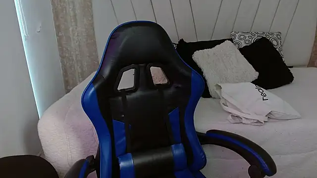 AliceSmity  online show from March 2, 2026, 12:23 pm