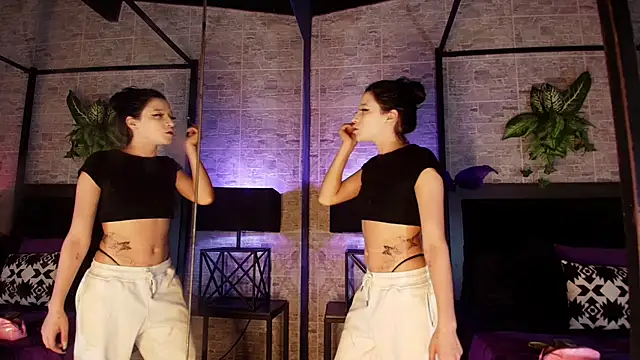 Snapshot of Natasha_Dior chatting on November 10, 2025, 12:37 pm Natasha Dior online show from November 10, 2025, 12:37 pm