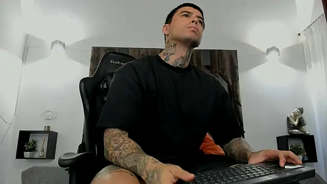 MATEO DILUCA online show from November 29, 2025, 10:18 am