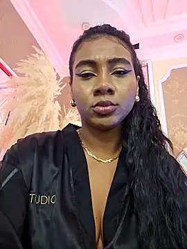 Snapshot of LizyTayloor chatting on November 3, 2025, 1:23 pm LizyTayloor online show from November 3, 2025, 1:23 pm