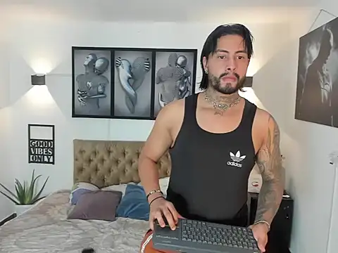 christopher palmerjs online show from November 6, 2025, 5:58 pm