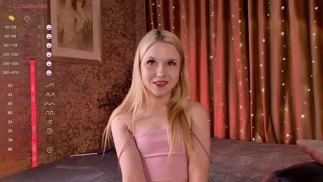 VivieSunn online show from March 4, 2026, 4:13 pm