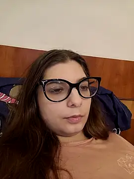 sweetbabygirlforyou online show from February 5, 2026, 1:16 pm