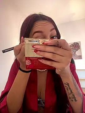 StephanyRouss online show from December 4, 2025, 11:13 pm