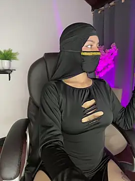 shaima   online show from May 20, 2026, 7:09 pm