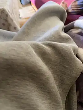 Snapshot of fofo_apa chatting on October 31, 2025, 11:33 am fofo apa online show from October 31, 2025, 11:33 am