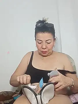 Snapshot of laliItaclark chatting on May 30, 2026, 11:29 am laliItaclark online show from May 30, 2026, 11:29 am