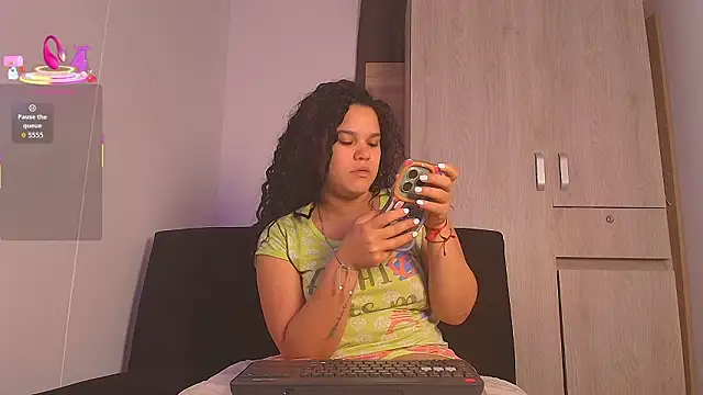 Kesha rosse  online show from February 25, 2026, 5:17 am