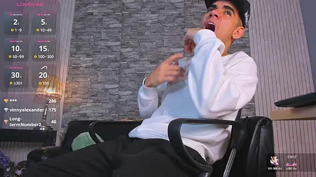 Snapshot of zack_joness18 chatting on November 9, 2025, 3:49 am zack joness18 online show from November 9, 2025, 3:49 am