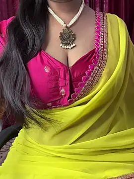 Snapshot of Ritika_janu chatting on November 17, 2025, 5:57 am Ritika janu online show from November 17, 2025, 5:57 am