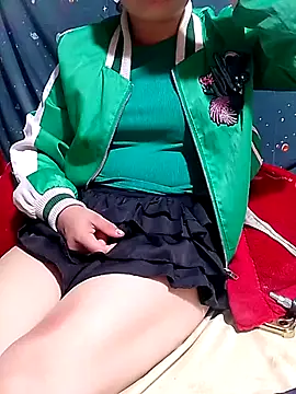 Phoena-a online show from April 24, 2026, 12:51 pm