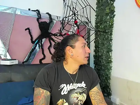 Snapshot of ErosyVenus69 chatting on November 5, 2025, 6:19 pm ErosyVenus69 online show from November 5, 2025, 6:19 pm