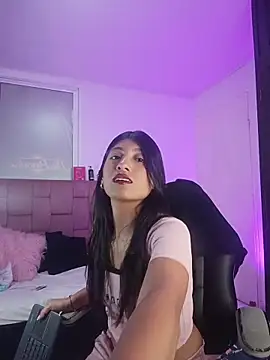 YeseniaRodriguez3 online show from April 24, 2026, 12:51 pm