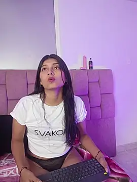 Snapshot of YeseniaRodriguez3 chatting on June 3, 2026, 12:41 pm YeseniaRodriguez3 online show from June 3, 2026, 12:41 pm