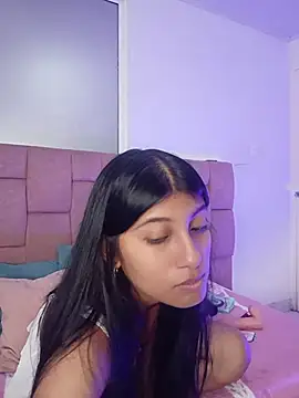 Snapshot of YeseniaRodriguez3 chatting on June 27, 2026, 12:44 pm YeseniaRodriguez3 online show from June 27, 2026, 12:44 pm