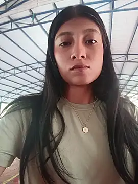 Snapshot of YeseniaRodriguez3 chatting on July 21, 2026, 1:35 pm YeseniaRodriguez3 online show from July 21, 2026, 1:35 pm