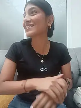 Snapshot of YeseniaRodriguez3 chatting on July 29, 2026, 12:25 pm YeseniaRodriguez3 online show from July 29, 2026, 12:25 pm