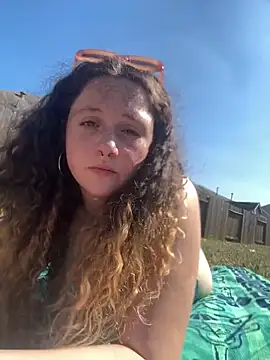 Snapshot of sugasunny04 chatting on February 16, 2026, 7:32 pm sugasunny04 online show from February 16, 2026, 7:32 pm