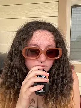 Snapshot of sugasunny04 chatting on February 18, 2026, 7:54 pm sugasunny04 online show from February 18, 2026, 7:54 pm