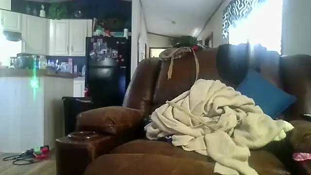 Snapshot of 4blueeyes chatting on December 15, 2025, 6:56 pm 4blueeyes online show from December 15, 2025, 6:56 pm