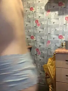 AnitaTenchi1 online show from December 18, 2025, 6:19 am