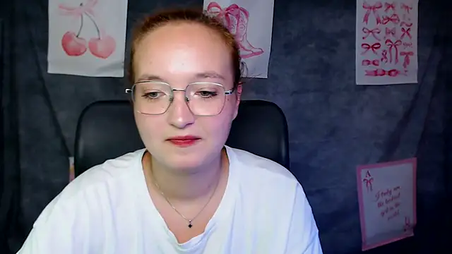 Snapshot of MissAriaa chatting on August 3, 2026, 12:21 pm MissAriaa online show from August 3, 2026, 12:21 pm