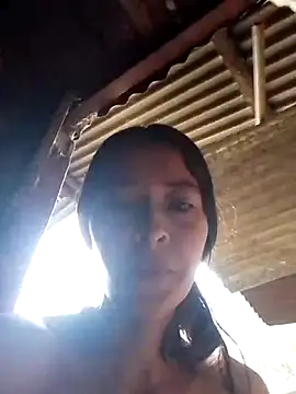 Tinaa18Love online show from November 21, 2025, 3:33 pm