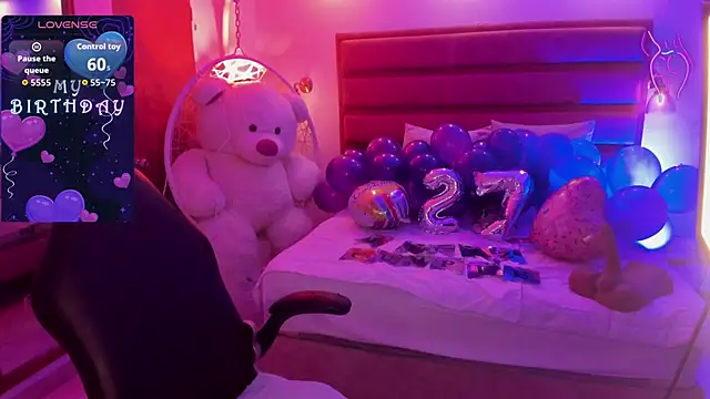 Snapshot of catalehia_moonlightt chatting on June 22, 2026, 12:13 pm catalehia moonlightt online show from June 22, 2026, 12:13 pm