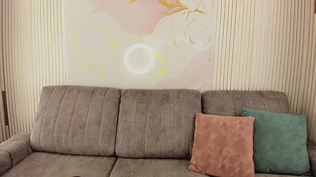 NhoanBrunette online show from February 17, 2026, 1:07 pm