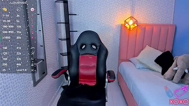 Snapshot of ZALLYWESTER chatting on October 29, 2025, 7:48 pm ZALLYWESTER online show from October 29, 2025, 7:48 pm