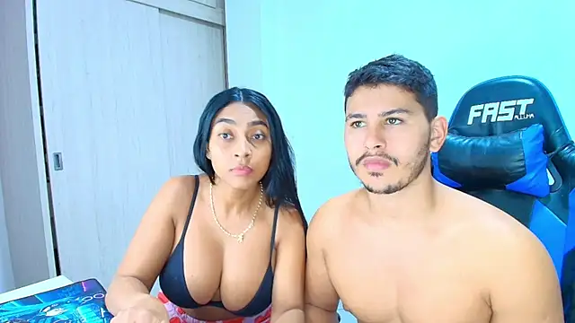 Snapshot of sophia_and_alex chatting on October 28, 2025, 2:59 am sophia and alex online show from October 28, 2025, 2:59 am