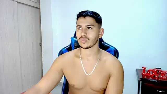 Snapshot of sophia_and_alex chatting on November 24, 2025, 3:28 am sophia and alex online show from November 24, 2025, 3:28 am