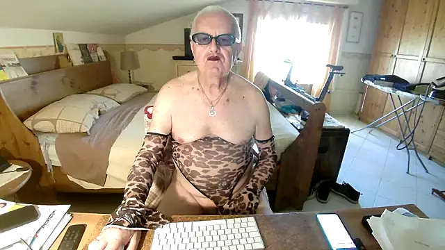 Snapshot of Sissypat53 chatting on June 9, 2026, 1:01 pm Sissypat53 online show from June 9, 2026, 1:01 pm
