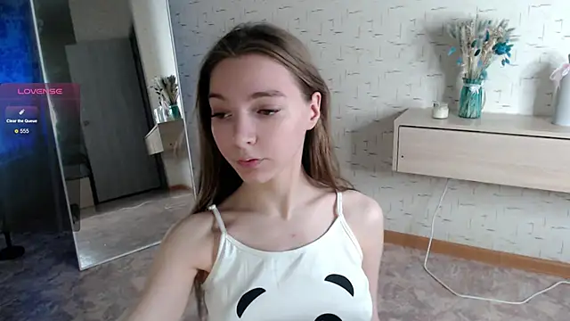 Snapshot of miragge_ chatting on October 28, 2025, 12:03 am miragge online show from October 28, 2025, 12:03 am