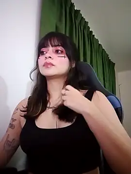 Annagoth  online show from November 14, 2025, 5:06 am