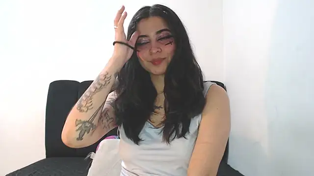 Snapshot of Annagoth_ chatting on June 15, 2026, 12:02 am Annagoth online show from June 15, 2026, 12:02 am