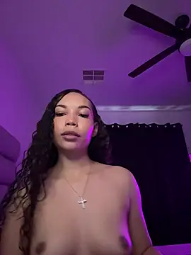 nikkiloveee online show from March 11, 2026, 9:10 pm