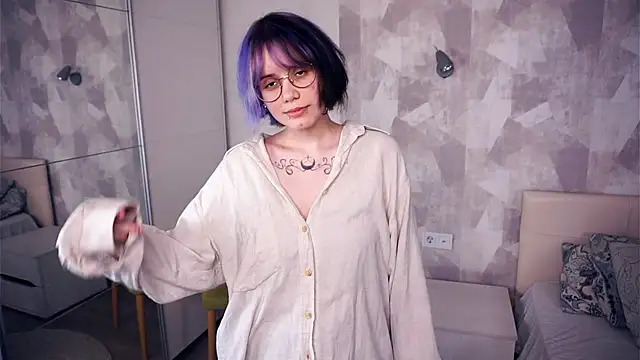 KellePourier online show from November 4, 2025, 6:40 pm