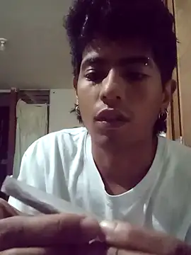SkinniYamo online show from June 20, 2026, 12:36 am