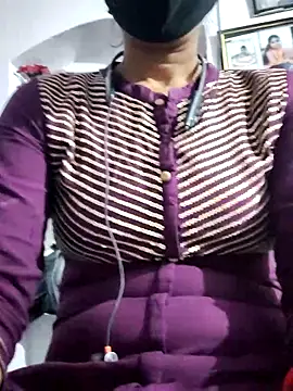 Snapshot of Hot-Rubyy chatting on December 1, 2025, 9:14 am Hot-Rubyy online show from December 1, 2025, 9:14 am