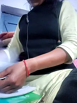 Snapshot of Hot-Rubyy chatting on December 3, 2025, 7:49 am Hot-Rubyy online show from December 3, 2025, 7:49 am