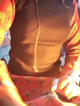 Snapshot of Hot-Rubyy chatting on December 17, 2025, 9:15 am Hot-Rubyy online show from December 17, 2025, 9:15 am