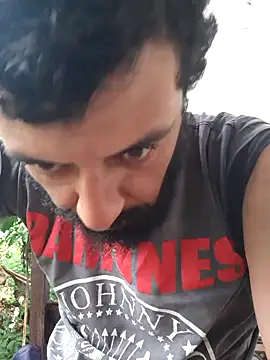 Snapshot of AlanMargin chatting on November 8, 2025, 6:18 pm AlanMargin online show from November 8, 2025, 6:18 pm