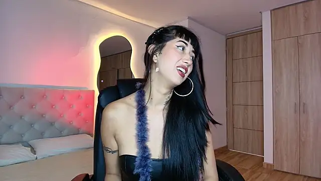 Snapshot of Raven__riot chatting on November 13, 2025, 12:59 pm Raven riot online show from November 13, 2025, 12:59 pm