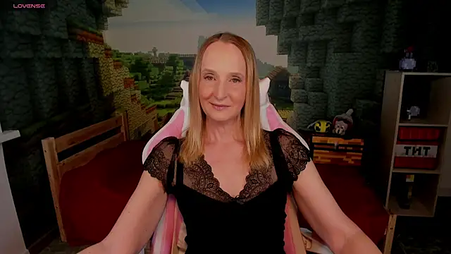 ScarlettPalmer online show from May 2, 2026, 9:36 am
