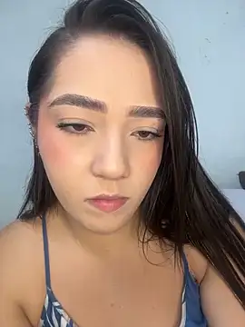 Snapshot of Hannahpradaa_ chatting on November 16, 2025, 12:00 pm Hannahpradaa online show from November 16, 2025, 12:00 pm