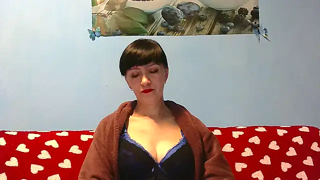 IffetLove42 online show from April 25, 2026, 6:49 pm