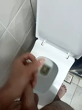 Snapshot of Mstfaavan64 chatting on January 14, 2026, 2:44 pm Mstfaavan64 online show from January 14, 2026, 2:44 pm