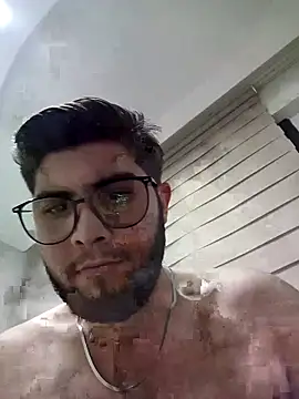 Snapshot of Mstfaavan64 chatting on February 9, 2026, 7:29 pm Mstfaavan64 online show from February 9, 2026, 7:29 pm