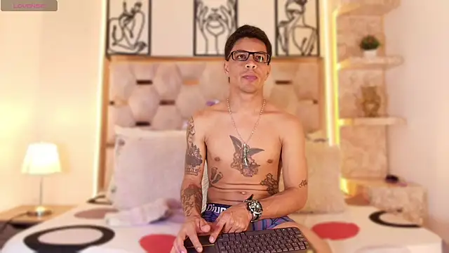 Andrew Haalls online show from November 19, 2025, 9:04 pm